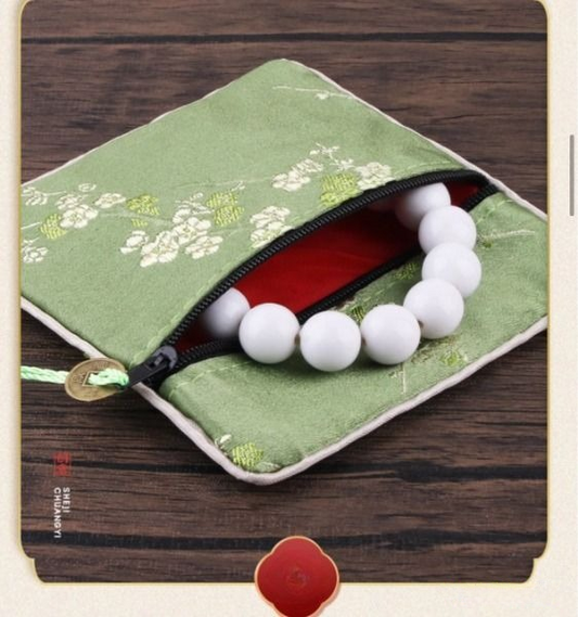SILK-LUXE UPGRADE:Gift a Fortune Pouch with Your Crystal!